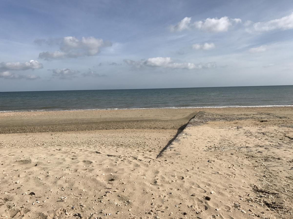 Hotel De La Plage Quinéville Buitenkant foto