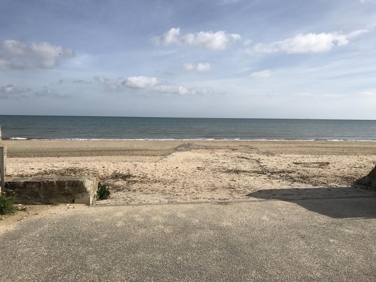 Hotel De La Plage Quinéville Buitenkant foto